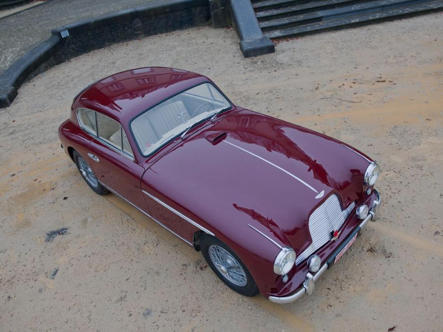  Aston Martin DB2/4 Sports Saloon 1953 года  (фото 10 из 15)